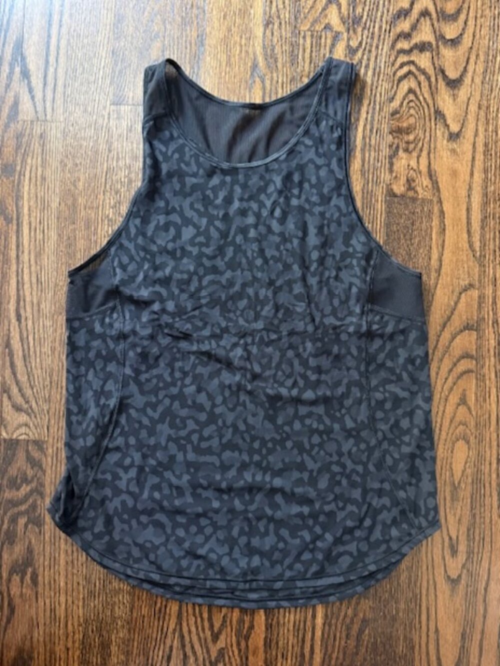 Lululemon Sculpt tank in leopard camo deep coal size 6